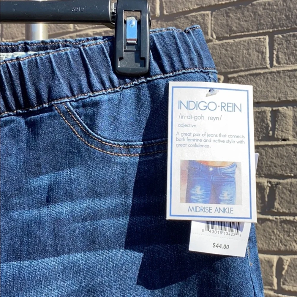 NWT Juniors’ Indigo Rein Mid-Rise Pull-On Jeggings